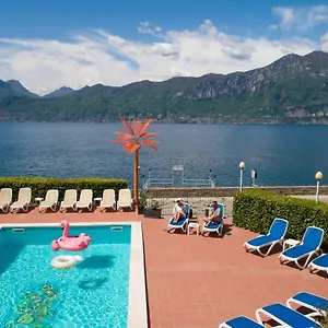 Отель Caribe - Garda Collection, Бренцоне-суль-Гарда