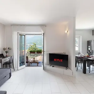 terrazza-sul-lago-open-space-e-netflix.it-lombardy.com/